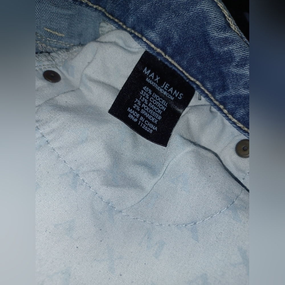 Max Studio Crop Blue Denim Jeans - Picture 6 of 7